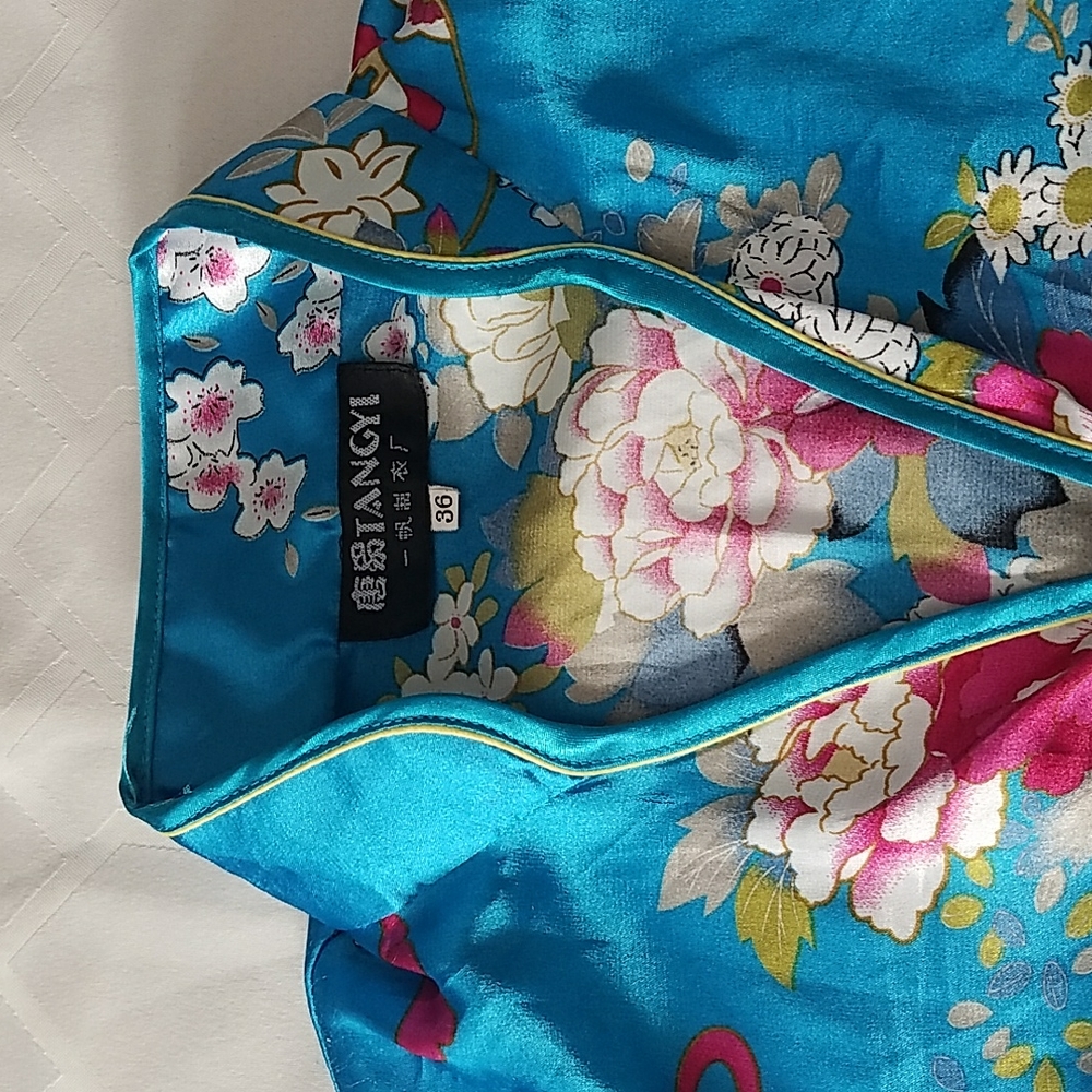 Oriental Style Botanicals Print Dress With Side Slits - Picture 4 of 9